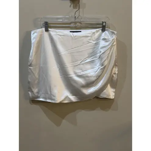 Retrofête Marilyn Tulip Miniskirt White Size XL White Faux Wrap Ruched Satin