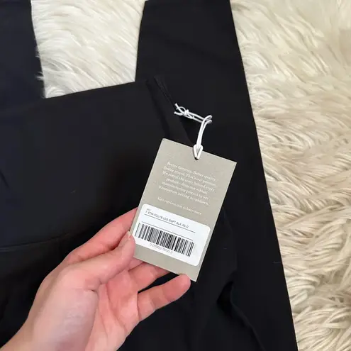 Everlane  The Perform Legging In Black