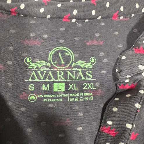 Avarnas Women's Y2K Gray Crown Print Henley Top