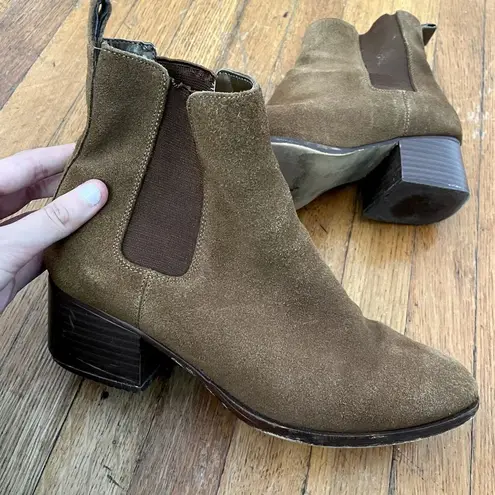 Brown heeled boots comfortable classic fall autumn style pointed toe slip on Size 9