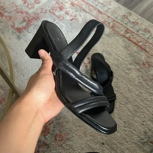 Caslon Black Sling Back Strappy Sandal Block Heel Size 9 Casual