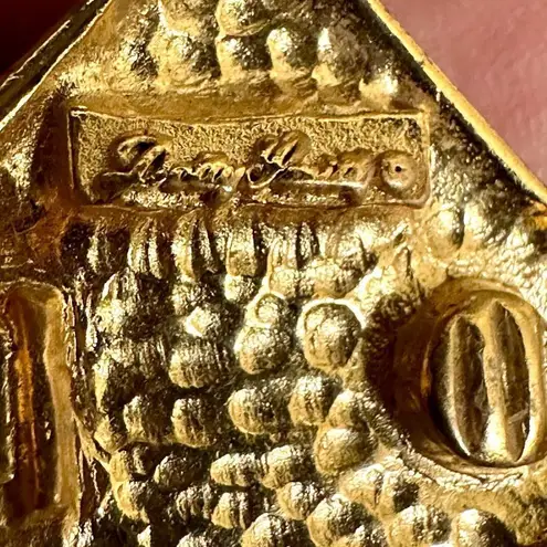 Dotty Smith black and gold tone square clip on earrings