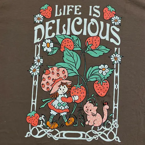 Urban Outfitters Strawberry Shortcake Life is Delicious Cartoon T-Shirt Size Extra Large