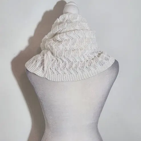 Aamie Lynn White Knit Infinity Scarf NWT One Size White Scarf