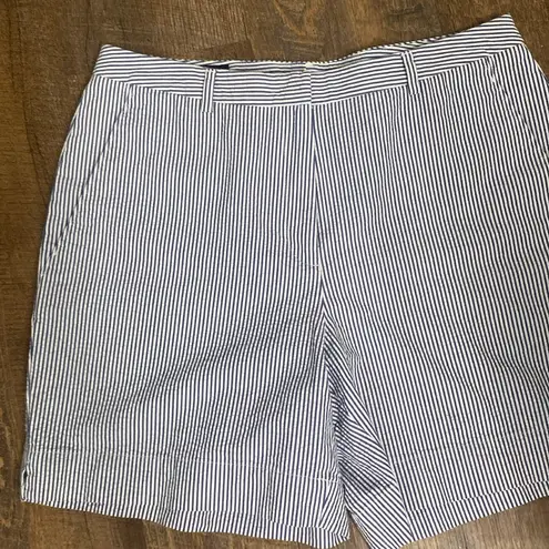 Brooks Brothers Seersucker 6” inseam Bermuda Shorts Casual Fit Hi Rise preppy