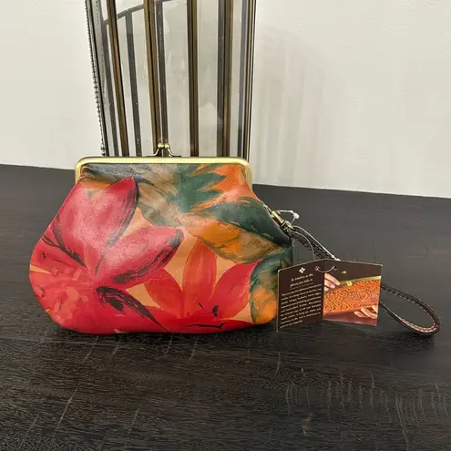 Patricia Nash Savena Winter Bloom Floral Kiss Lock Clutch Wristlet Bag NWT