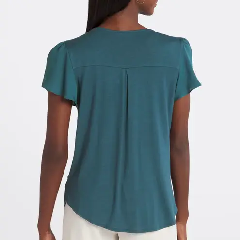 Fortune + Ivy
Adeline Key Hole Detail Blouse teal green