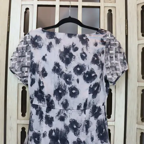 Aryn K .BlackāSatināFloralāMiniāDress