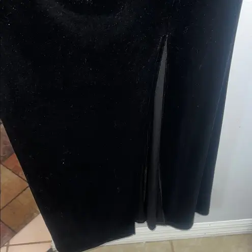 Elegant Velvet/ Deep V