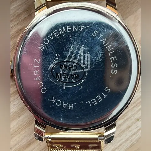 Crystal Embellishments Ladies Watch Silver Shimmery Dial Gold