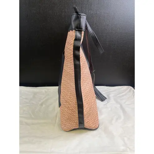 Tahari Women's Woven like design Tote / Handbag Biege & Black SKU 3198