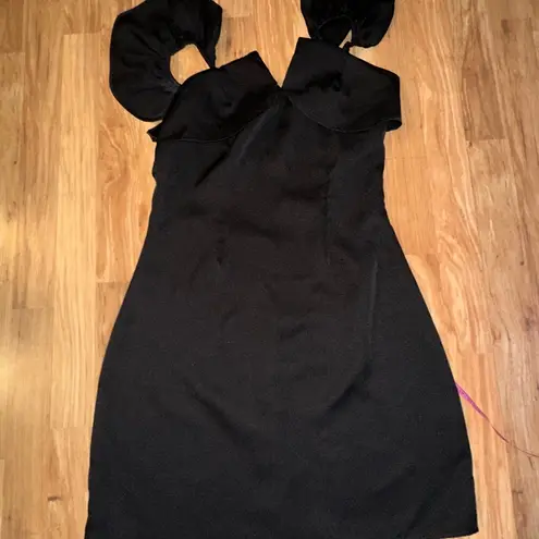 Little black dress for Valentine’s date night