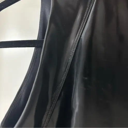 Heroine Sport Black Work Crop Top in Onyx, Zipper, Size L, NWT Size L