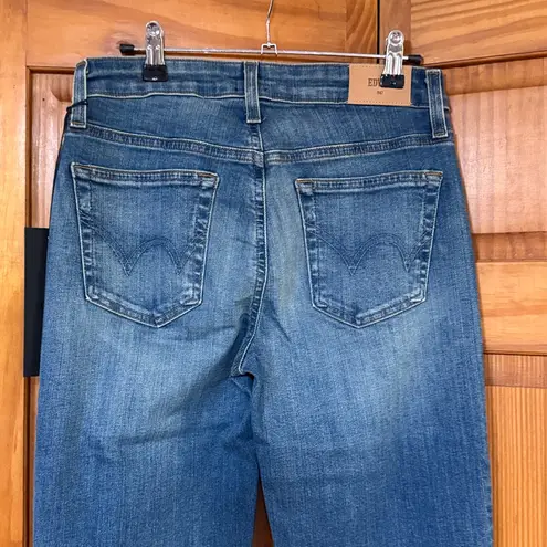 Edwin “Lark” Bootcut Jeans in Flashback Blue Size 27