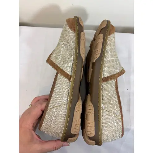 Women's Tony Lama Boots Beige Loafers Size 11 Brown