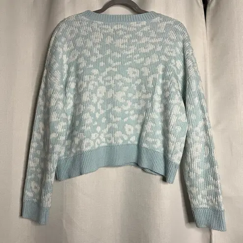 John + Jenn Crew Neck Blue and White Animal Cheetah Print Sweater Small