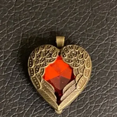 Summoning Heart Crystal Pendant Gothic Angel Wing Necklace Charm Red