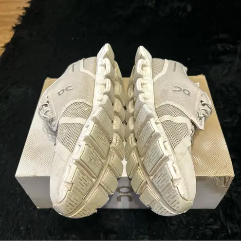 on cloud running athletic training shoes sneakers women’s 9