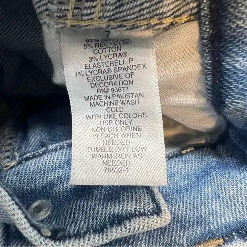 Arizona Jeans Arizona jean co highest rise curvy mom jeans embroidered cherries juniors 7 NWT