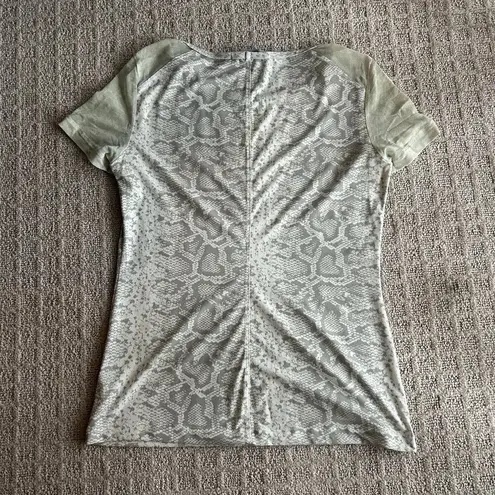 Anatomie Womens XS Green Snake Print Mesh Sleeve Top T Shirt Tee Workout Yoga