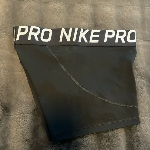 Nike  pro