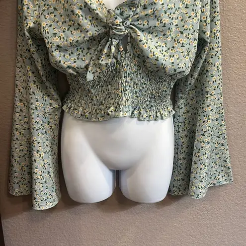 Romwe #359  floral, cropped smocked, long bell sleeve Boho top size large