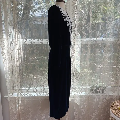 Jessica McClintock velvet Victorian inspired midi dress lace trim