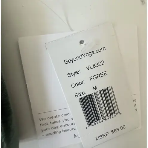 Beyond Yoga Velvet Motion VIP Long Line Sports Bra Green NWT Size M