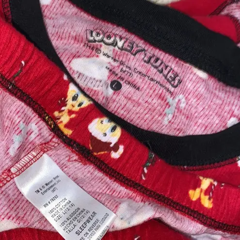 Looney Tunes pajama set size large