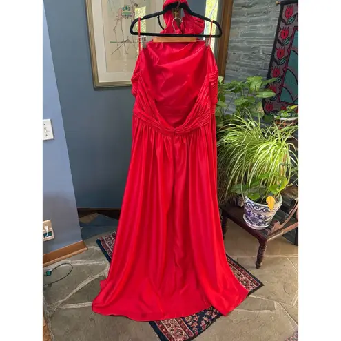 Mac Duggal Women's Rosette Halter Chiffon Evening Gown Size 24