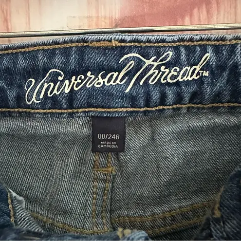 Universal Threads Universal Thread Mid Rise Boyfriend Jeans