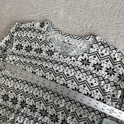 Women's NEW Tommy John Small Long Sleeve Winter Snowflake Shirt Soft Silky White