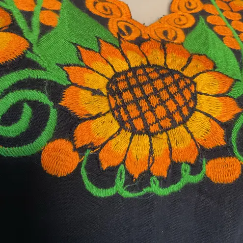 Mexican Dress black with Sunflowers & Belt Mexican Embroidered Folk Art Size undefined