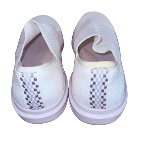 Bzees Naturalizer Charlie White Knit Slip-on Comfort Sneaker size 9M