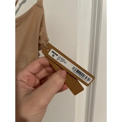 SKIMS NWT Fits Everybody Cami Thong Bodysuit Size: M Color: MICA