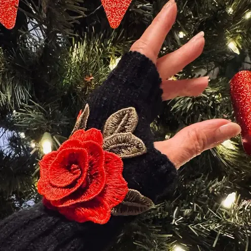 Boutique Black Knit Gloves with Red Rose Embroidery Detail Fingerlesss One Size