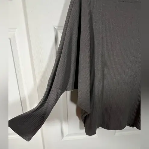 Wantable Dolman Sleeves Lightweight Sweater Gray Size XL