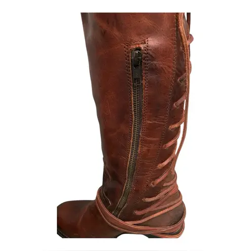 Freebird Coal Tall distressed finish leather in Brown/Cognac. SZ.9 Brown