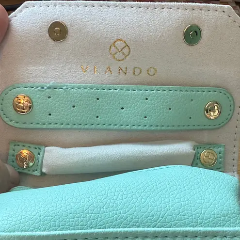 NEW Vlando Mint Green Leather Jewelry Holder