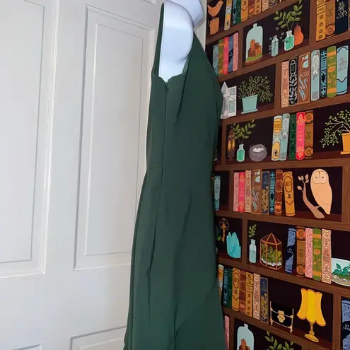 LWD by Anne Barge J’Adore Asymmetrical Ruffle Gown Size Small in Green