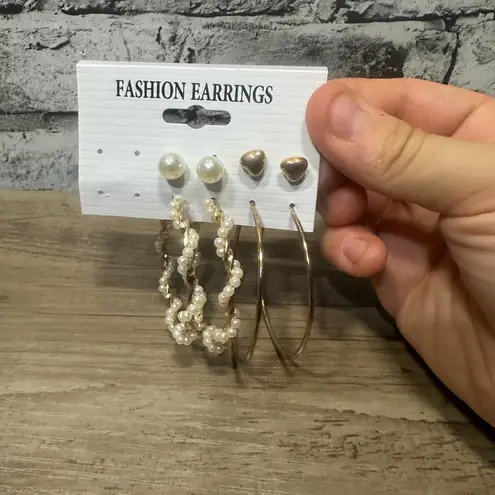 EUC Fashion Earrings 2 Pack Set ( 3 Studs, 3 Medium Hoops, 2 Dangle) Gold