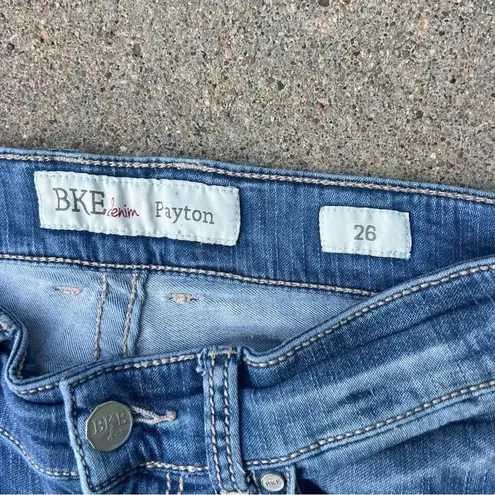 BKE buckle Payton light wash embroidered lightweight capri crop jeans Size 26