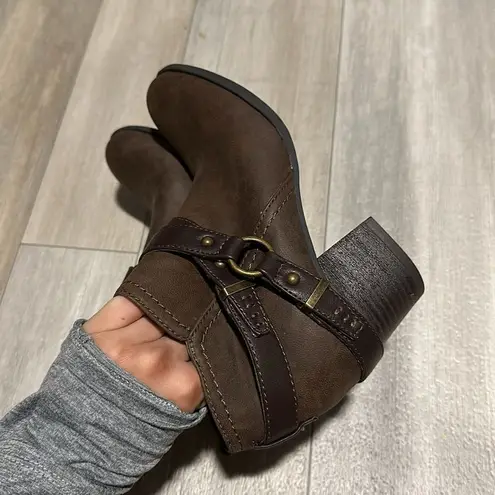 Indigo rd. size 7 brown boots