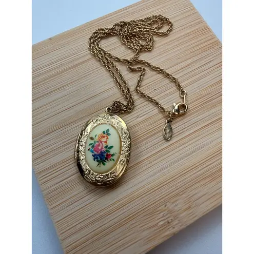 Premier Designs Vintage Gold Tone Floral Locket Pendant Necklace With Rope Chain
