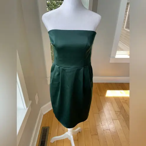 EXPRESS  Forest Green Satin Strapless Pleated Mini Dress Size 4