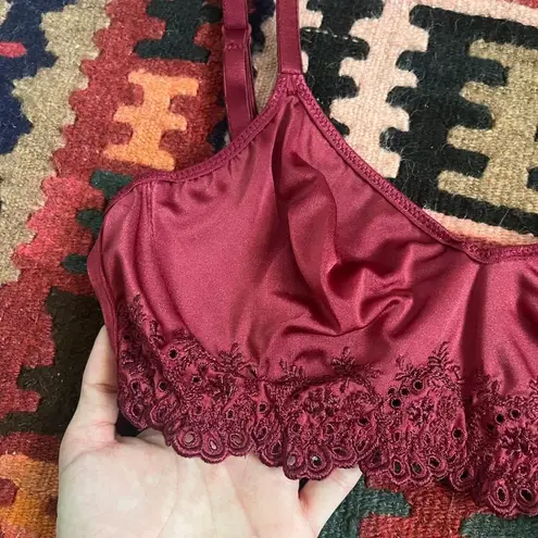 90s vintage burgundy wine red lace bra by Olga