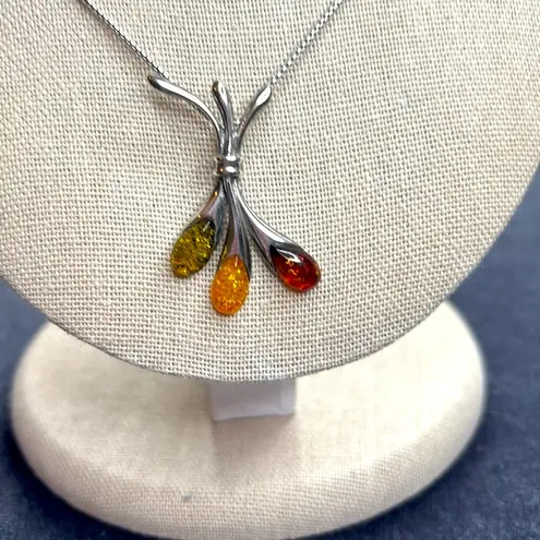 Artisan 925 Sterling Silver Baltic Amber Floral Pendant Necklace Honey Cognac Green
