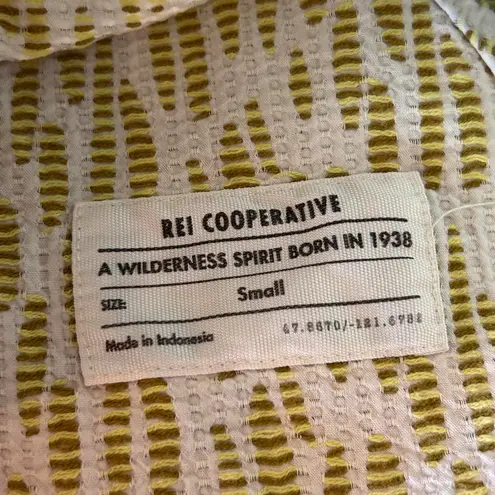 REI Womens White Cap Sleeve Top V Neck Size S Activewear