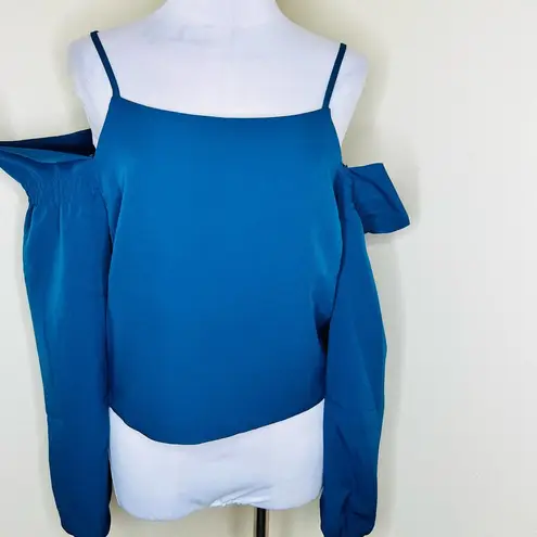 Romeo + Juliet Couture NWT Romeo + Juliet Cold Shoulder Top MEDIUM Ink Blue Ruffle Square Neck Summer