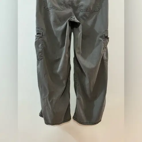 American Eagle Pre-Owned Size 10 Short  Baggy Wide Leg Green Cargo Pants